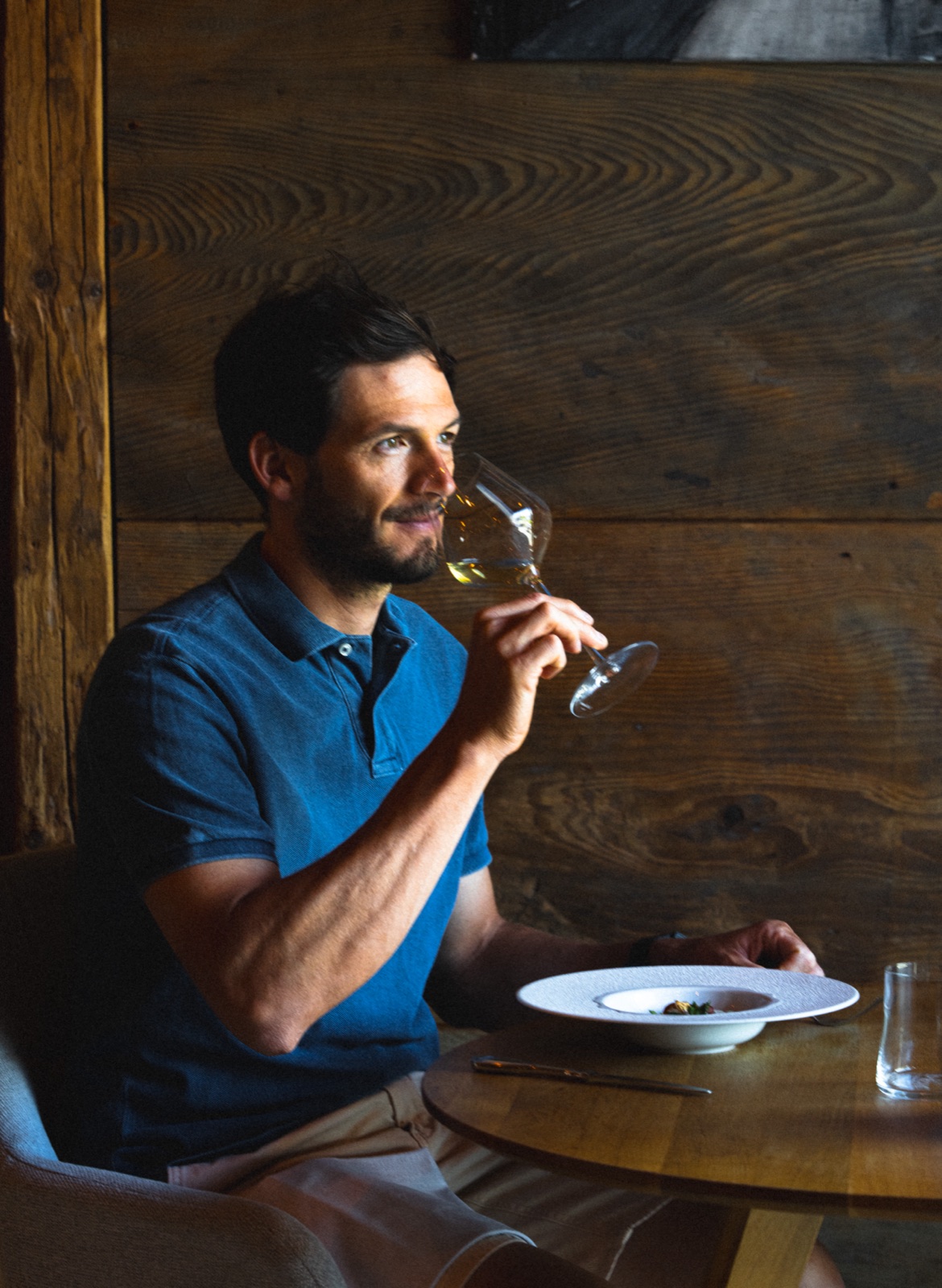 Plat et geste de table photographiés pour un restaurant